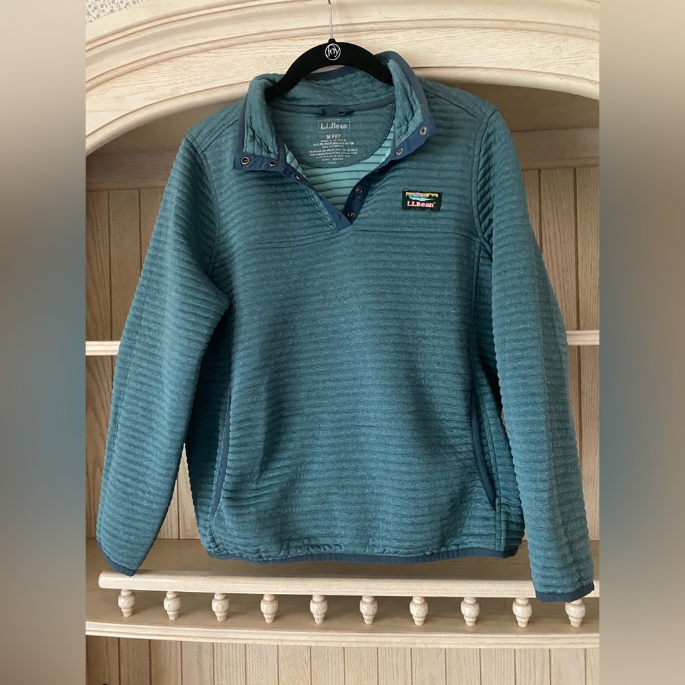 LL BEAN MEDIUM SIZE PULLOVER